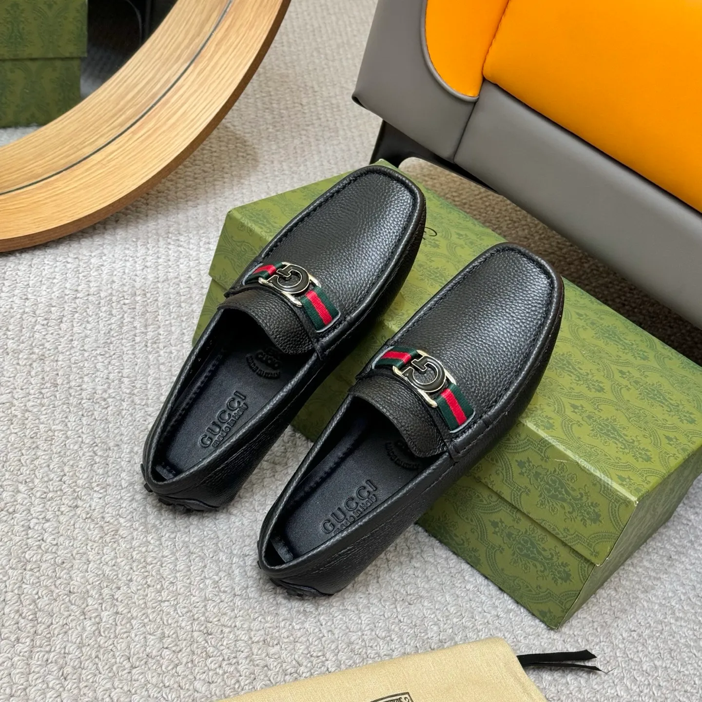 Men's shoes 💰420 (Yangli) Gucci* - the top version of Gucci classic beanie shoes! It is made of imported original cowhide and has a comfortable first layer of sheepskin lining! Original wear-resistant rubber outsole! High quality products! Size 38-46, with shoe dial, cloth bag, card